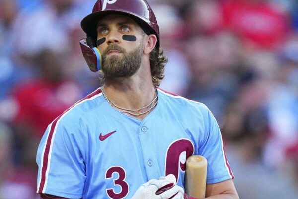 Bryce Harper se mantiene día a día - Líder en deportes