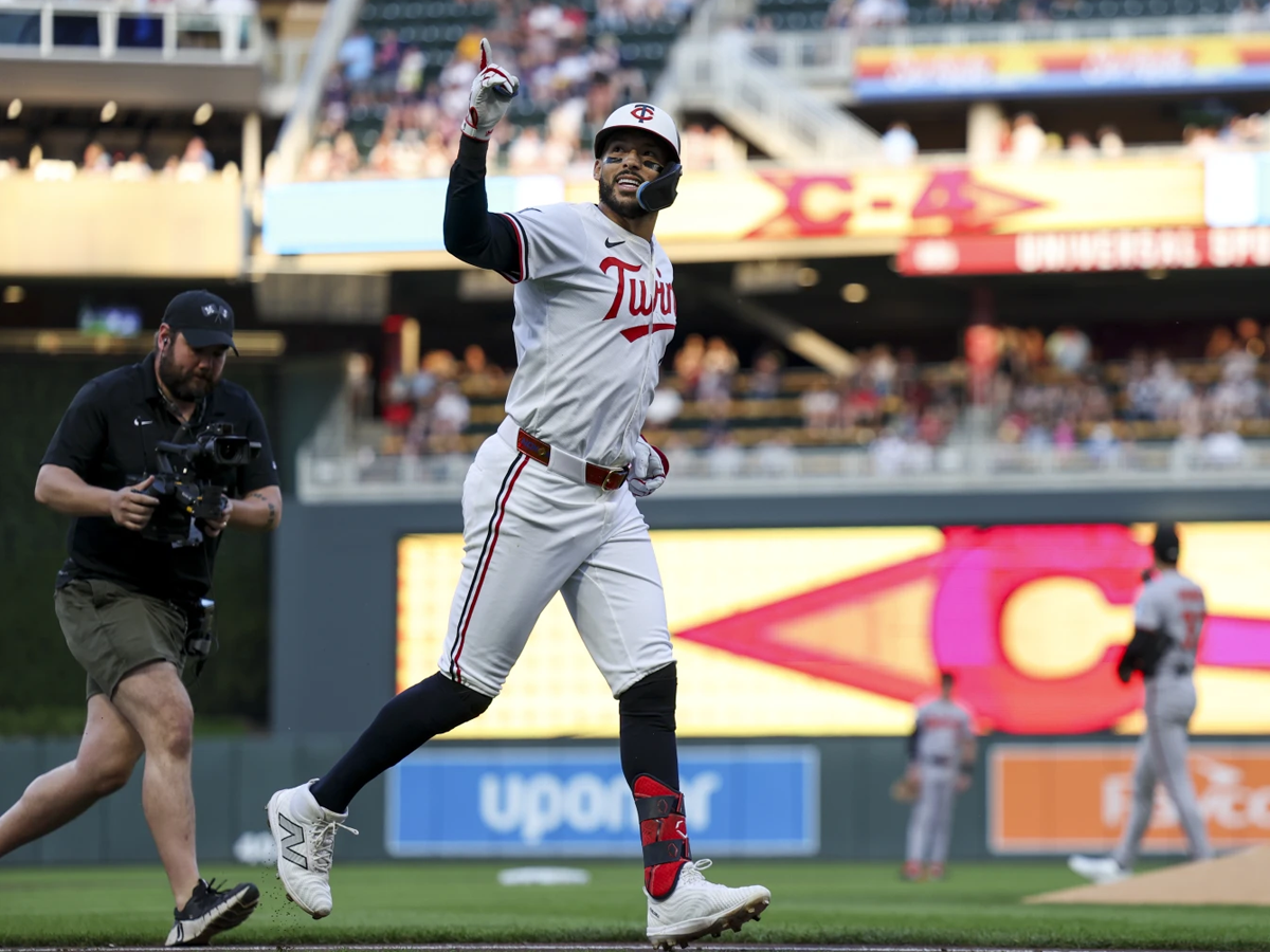 Mellizos activan a Carlos Correa de protocolo de conmoción - Líder en deportes