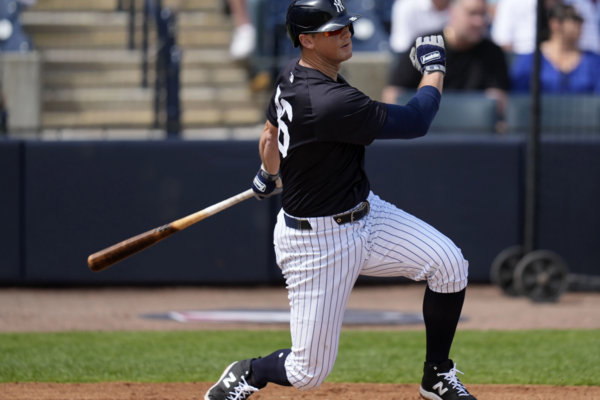 DJ LeMahieu regresaría contra los Atléticos