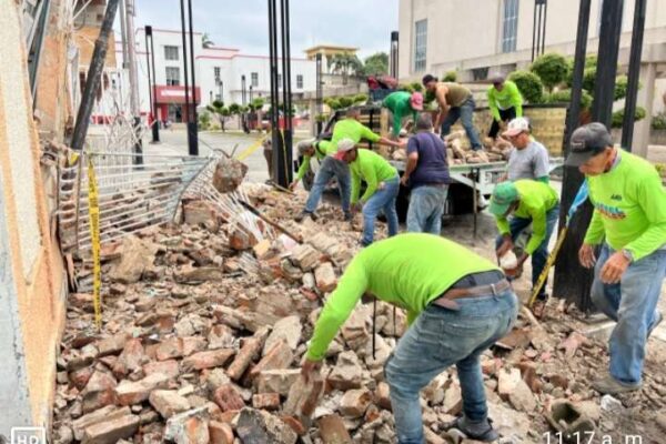 Atienden derrumbe de vivienda en el casco central de Maracay Atienden derrumbe de vivienda en el casco central de Maracay