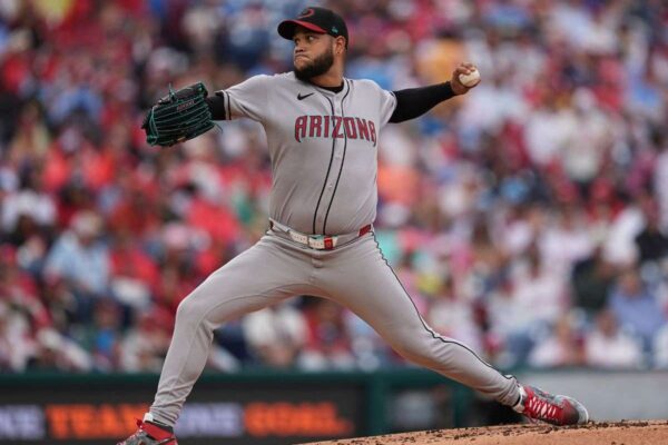 Eduardo Rodríguez contuvo a la ofensiva de Filadelfia – Líder en deportes Eduardo Rodríguez contuvo a la ofensiva de Filadelfia - Líder en deportes