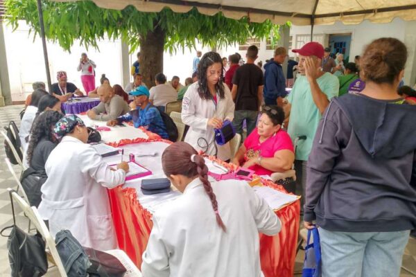 Jornada de salud atendió a más de 600 cultores en Turmero - Últimas Noticias