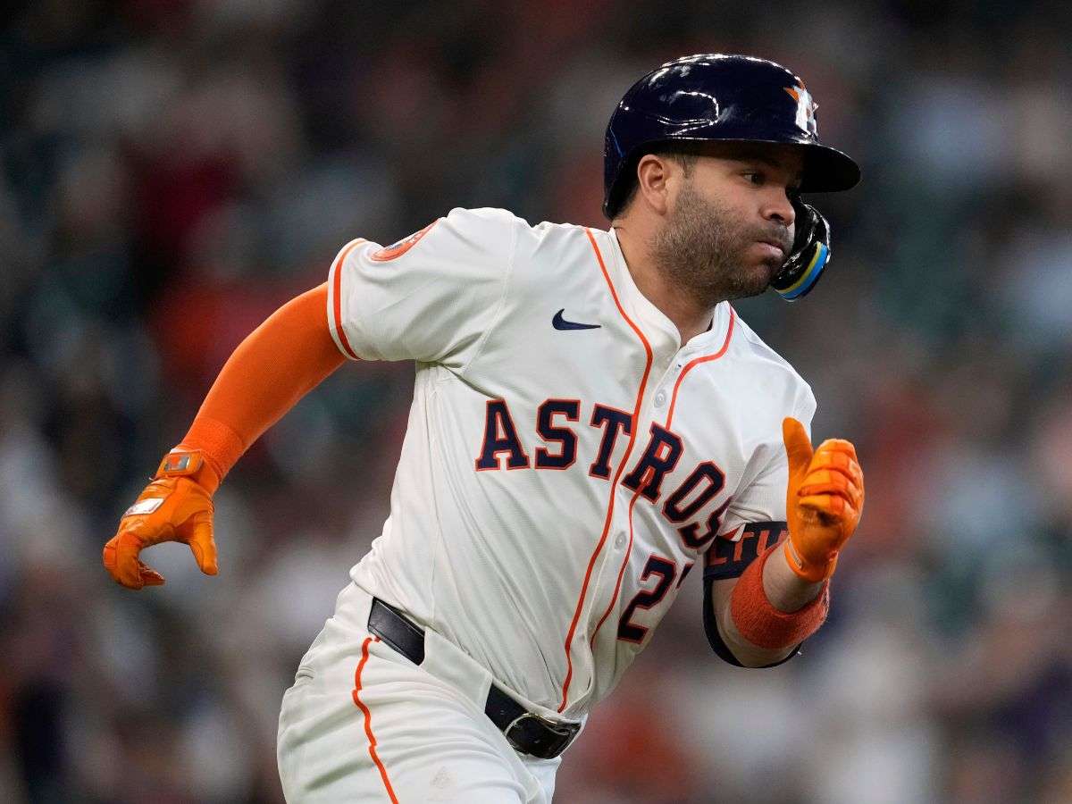 Altuve se une al club de los 700 extrabases - Líder en deportes