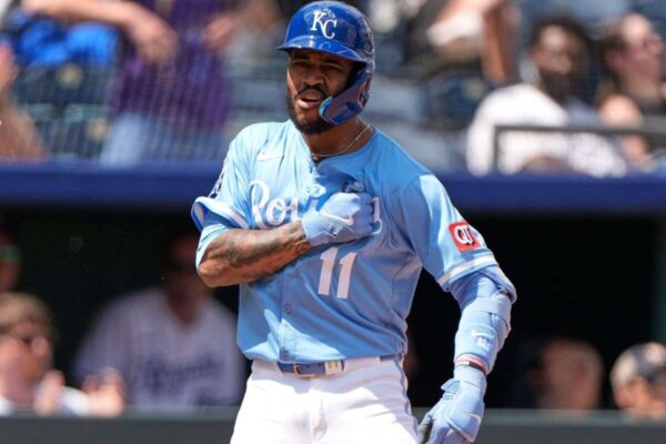 Salvador y Maikel guiaron el blanqueo de Kansas City – Líder en deportes Salvador y Maikel guiaron el blanqueo de Kansas City - Líder en deportes