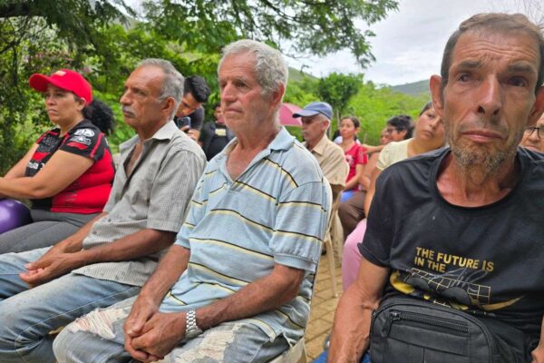 Entregaron carta aval a más de 100 productores de Las Tejerías - Últimas Noticias