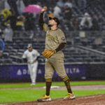 Robert Suárez apagó las luces frente a los Yankees – Líder en deportes