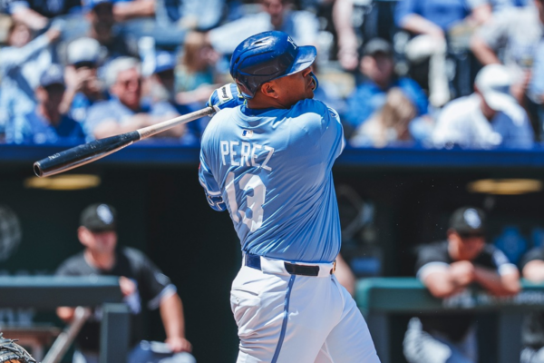 Salvador Pérez a un tris de los 300 dobles - Líder en deportes