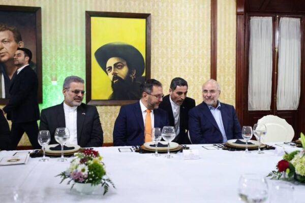 Venezuela e Irán afianzan amistad durante visita del presidente de la Asamblea Consultiva de la República Islámica Venezuela e Irán afianzan amistad durante visita del presidente de la Asamblea Consultiva de la República Islámica