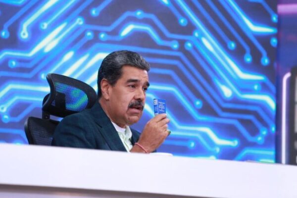 Mandatario nacional: Venezuela defiende el derecho de todos los migrantes, ¡migrar no es delito!