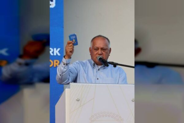 Diosdado Cabello: En Falcón Víctor Clark garantiza la Paz