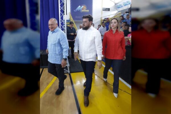 Cabello: El que venga al país tiene que venir a trabajar