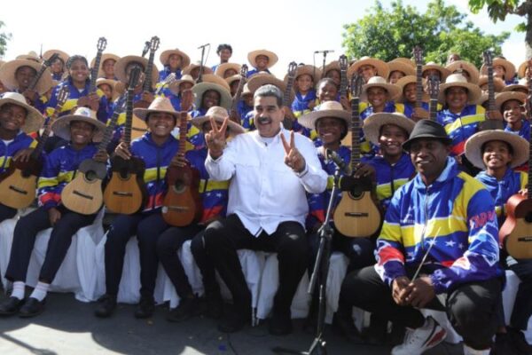 Mandatario nacional: En Venezuela se levanta un poderoso liderazgo colectivo auténticamente popular