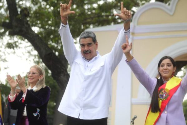Jefe de Estado ordena reactivar empresa minera de Aragua y rehabilitar el Hospital Central