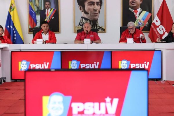 Cabello: ¡Vamos a buscar una nueva victoria en las alcaldías y Concejos Municipales! Cabello: ¡Vamos a buscar una nueva victoria en las alcaldías y Concejos Municipales!
