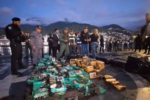 Gobierno Bolivariano logra incautación de tonelada y media de cocaína al norte de La Guaira Gobierno Bolivariano logra incautación de tonelada y media de cocaína al norte de La Guaira