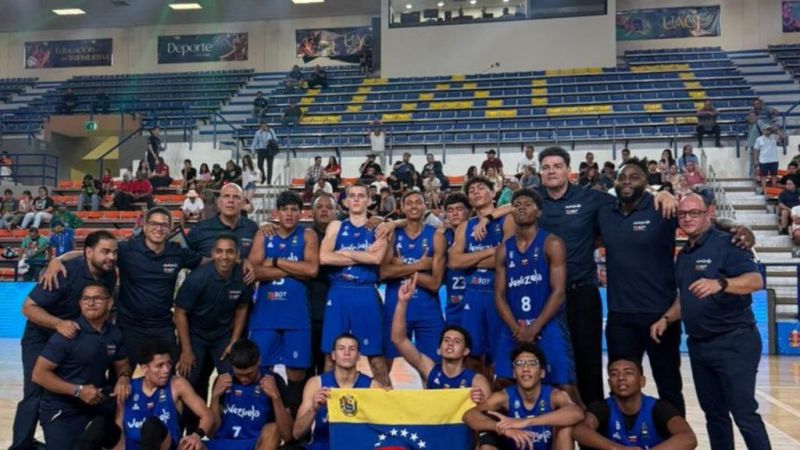 Presidente Maduro felicita a selección nacional de baloncesto U-16 por su clasificación mundialista