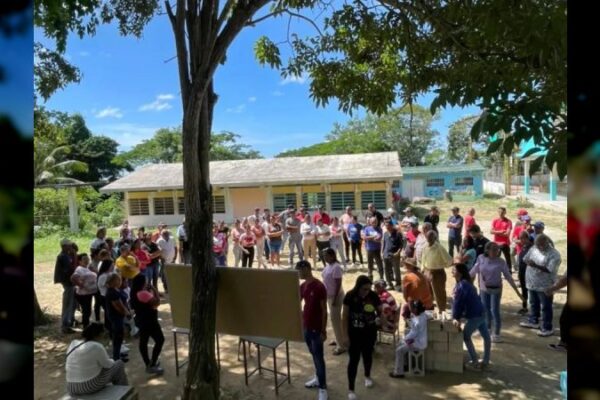 Falconianos salieron a participar activamente en las Asambleas de Base para Postulaciones (+fotos) Falconianos salieron a participar activamente en las Asambleas de Base para Postulaciones (+fotos)