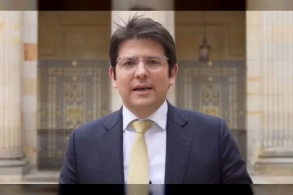 Gobierno colombiano ordenó investigación por fallas de seguridad tras ataque a senador Miguel Uribe Gobierno colombiano ordenó investigación por fallas de seguridad tras ataque a senador Miguel Uribe