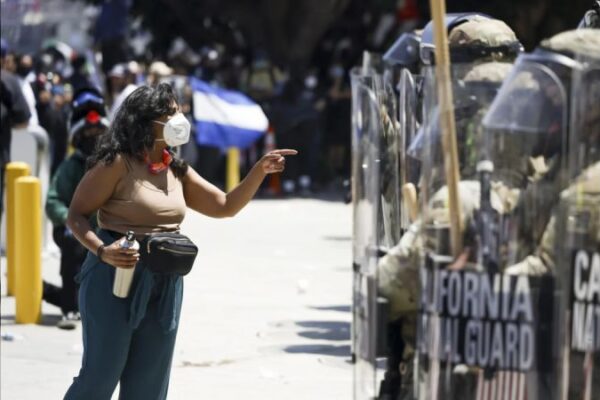 EEUU: Tom Homan amenazó con arrestar al gobernador de California en medio de protestas