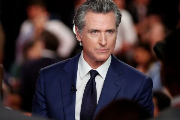 Gobernador de California acusó a Trump de tomar medidas propias de un dictador y planea demandarlo Gobernador de California acusó a Trump de tomar medidas propias de un dictador y planea demandarlo