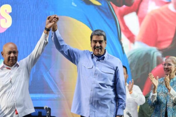 Pueblo de Lara juramenta a su gobernador Luis Reyes Reyes junto al presidente Nicolás Maduro