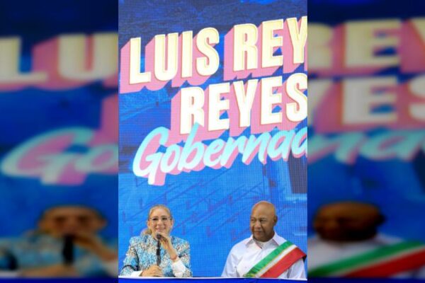 Primera dama Cilia Flores: Con Reyes Reyes es la juramentación de otro hermano del comandante Chávez Primera dama Cilia Flores: Con Reyes Reyes es la juramentación de otro hermano del comandante Chávez