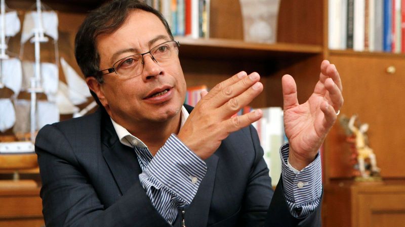 Colombia: Presidente Petro propone congelar consulta popular tras atentado contra Miguel Uribe