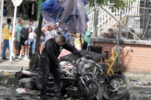 Colombia: Se registran varias explosiones en dos departamentos del país