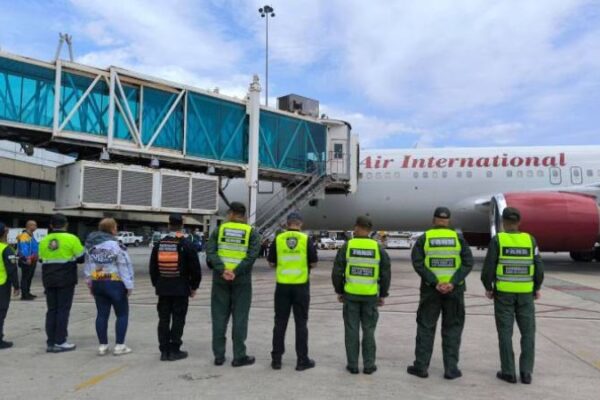 ¡En un nuevo vuelo! 144 connacionales provenientes de EEUU arriban al país (+GMVP)