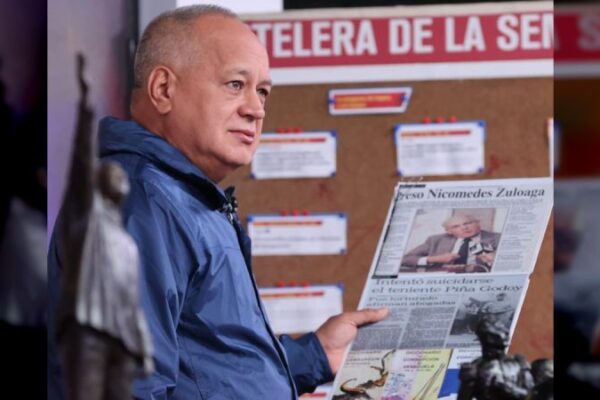 Cabello: Todos los "manitas blancas" son millonarios con la plata que le robaron a los venezolanos Cabello: Todos los "manitas blancas" son millonarios con la plata que le robaron a los venezolanos