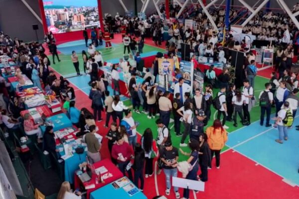 ¡Más nunca bachilleres sin cupo! Así vive un papá el recorrido por la Feria de Oportunidades de Estudio ¡Más nunca bachilleres sin cupo! Así vive un papá el recorrido por la Feria de Oportunidades de Estudio