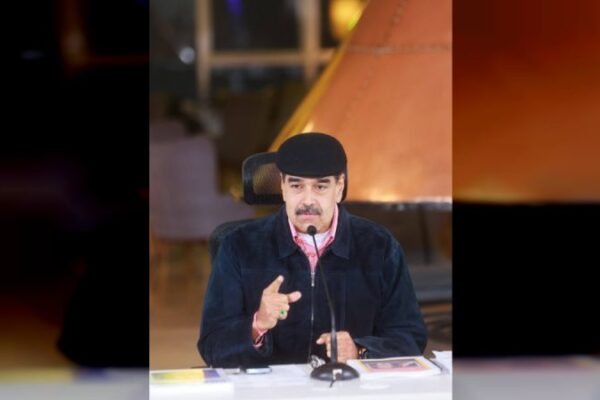 Jefe de Estado a gobernadores: No podemos repetir el discurso gastado y hablar de lo mismo al Pueblo Jefe de Estado a gobernadores: No podemos repetir el discurso gastado y hablar de lo mismo al Pueblo