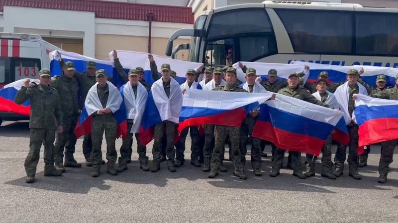 Rusia y Ucrania canjean un grupo de prisioneros de guerra