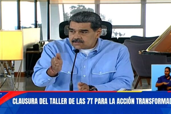 Jefe de Estado: Construyamos el sistema de comunicación de calles, medios, redes, paredes y radio bemba Jefe de Estado: Construyamos el sistema de comunicación de calles, medios, redes, paredes y radio bemba