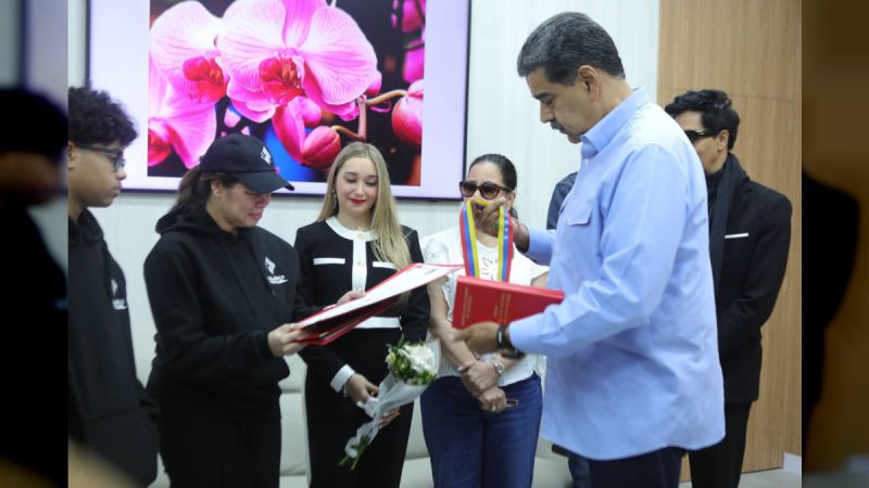 Jefe de Estado concede nacionalidad venezolana y Orden José Antonio Abreu post morten al cantante Rubby Pérez