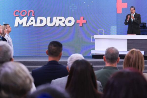 Presidente Nicolás Maduro: Legisladores de la AN deben consultar constantemente las leyes al Pueblo