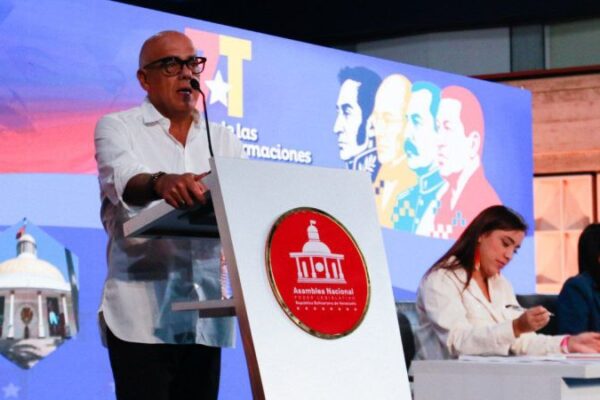 Jorge Rodríguez: Proponemos organizar las 470 leyes mediante el Plan de las 7 Transformaciones Jorge Rodríguez: Proponemos organizar las 470 leyes mediante el Plan de las 7 Transformaciones