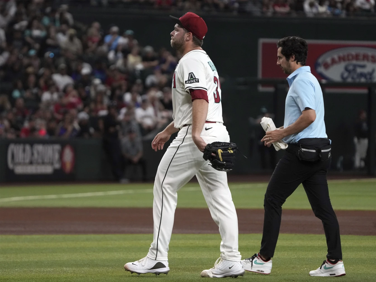 Dbacks en alerta por posible lesión de Corbin Burnes - Líder en deportes