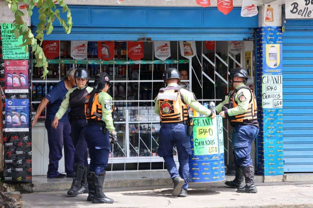 Retiran objetos que obstruyen la vía pública en calles de Maracay - Últimas Noticias