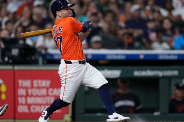 José Altuve entre los 200 líderes de extrabases