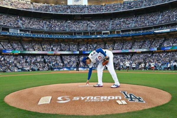 Shohei Ohtani firmó su debut como lanzador con Los Dodgers Shohei Ohtani firmó su debut como lanzador con Los Dodgers