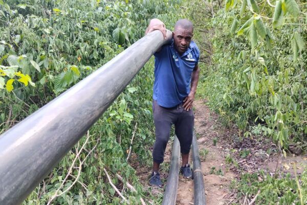 Construyen red de agua potable en la población costera de Chuao – Últimas Noticias Construyen red de agua potable en la población costera de Chuao - Últimas Noticias